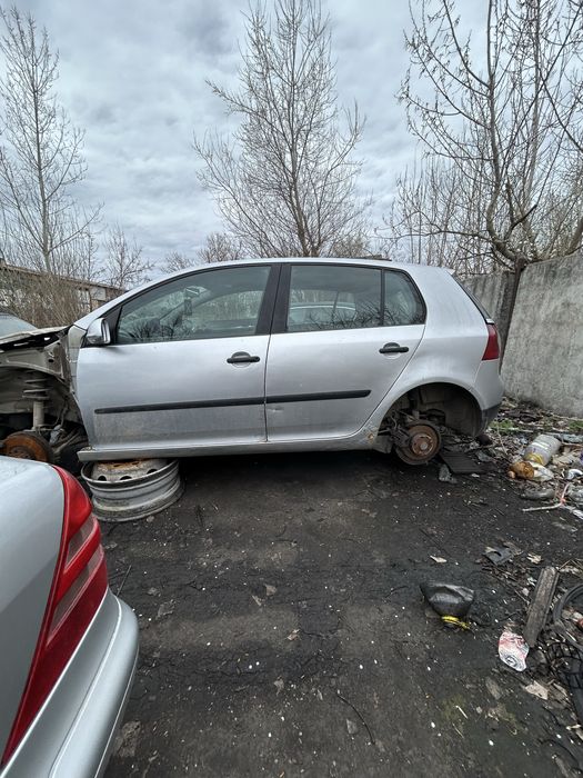 Golf 5 на части