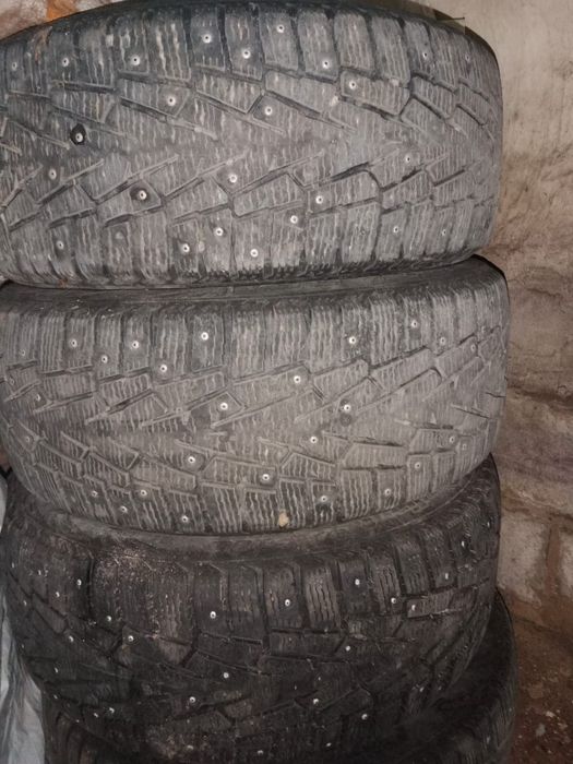 Продам зимние шины  4шт-120000