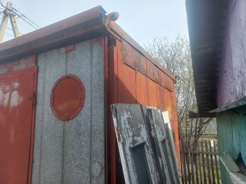 Продам металлический контейнер-бытовку