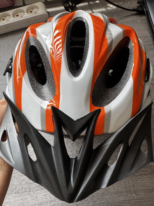 Велосипедная каска