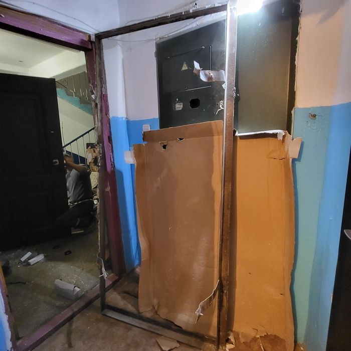Дверь входная железная