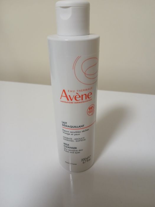 Почистващо мляко Avene