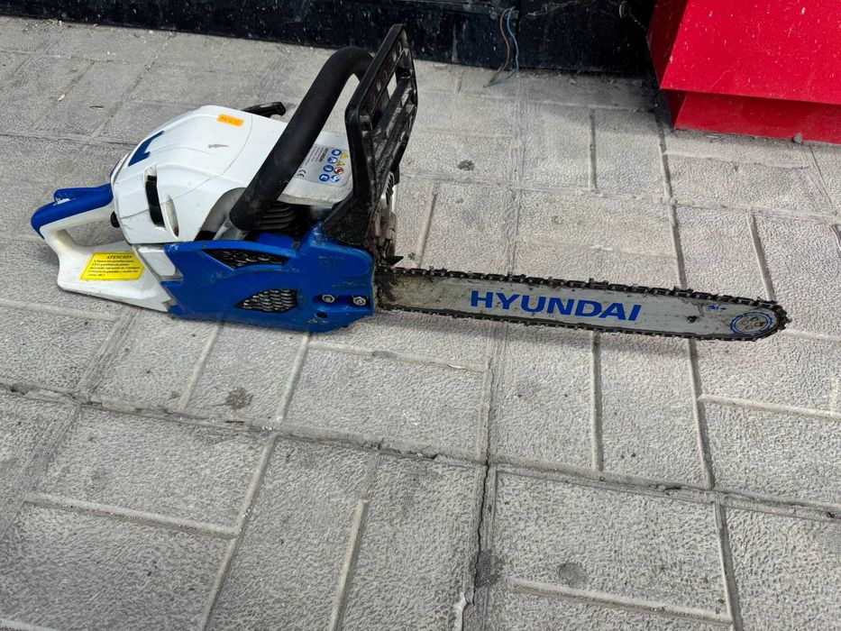 Бензинова резачка Hyundai HYC 4216, 1.8 к.с., 40 см