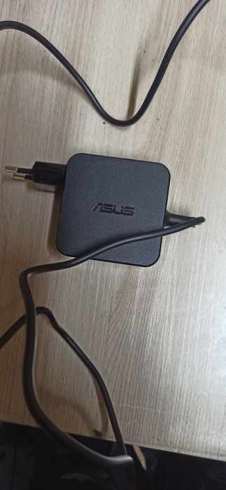 Блок питания  ноутбука Asus