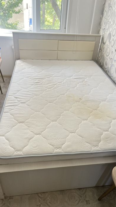 Продам кровать с ортопедический матрасом