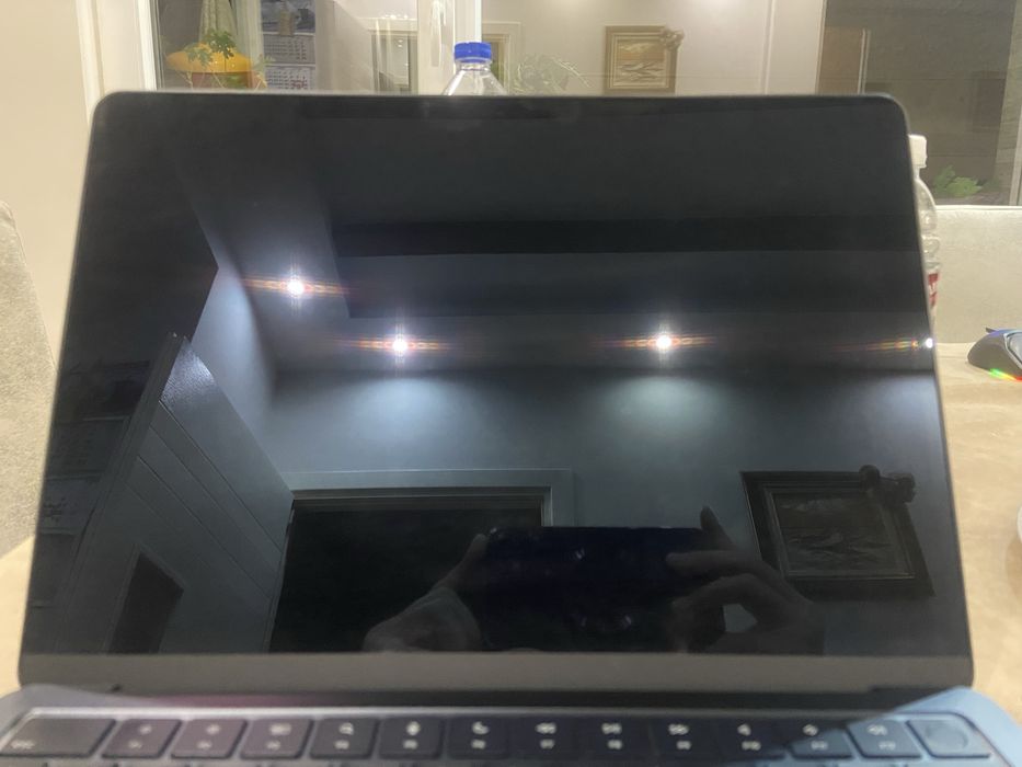 Macbook Air M2 - 16GB Ram, 256GB SSD