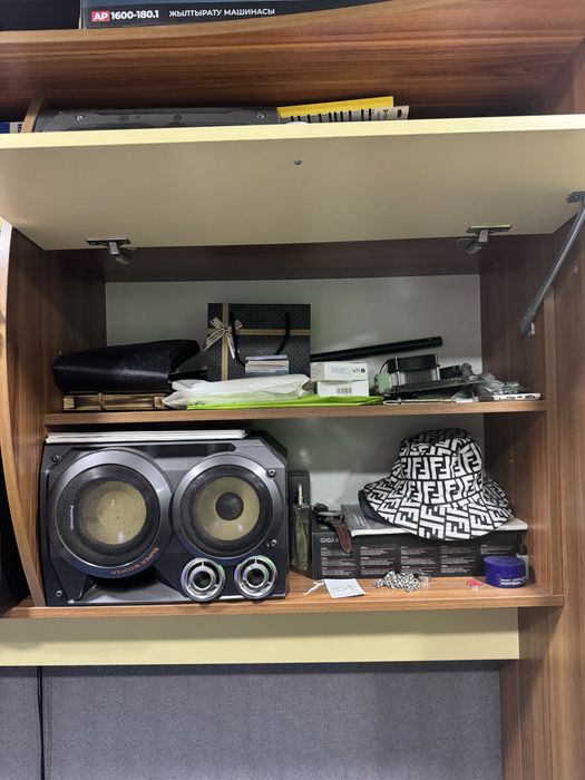 Продам Подростковую спальную гарнитуру