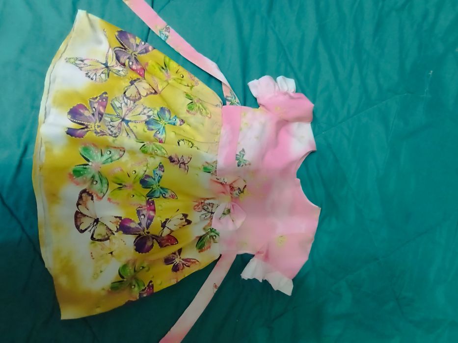 Продам платья детские