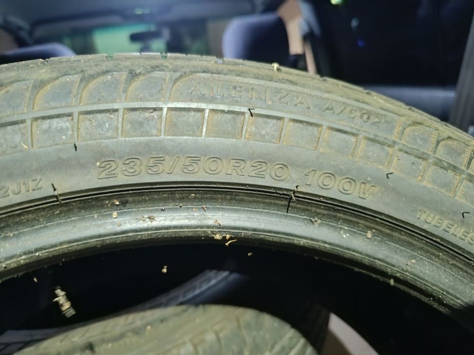 Продам резину 235 50 R20