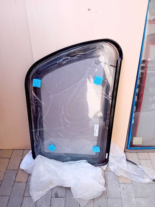 Каравана кемпер прозорци комарници тип хармоника форселти