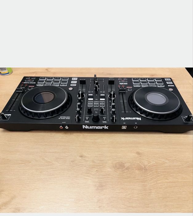 Vand consola Dj numark