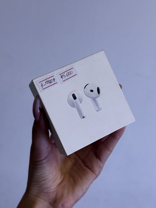 AirPods 4 с коробкой