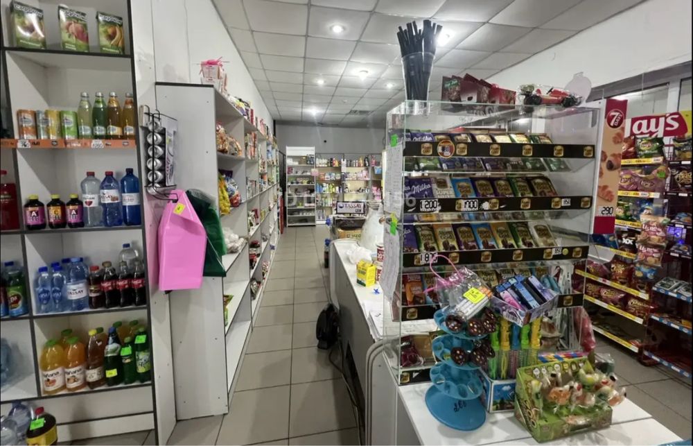 Магазин в ареду с товаром