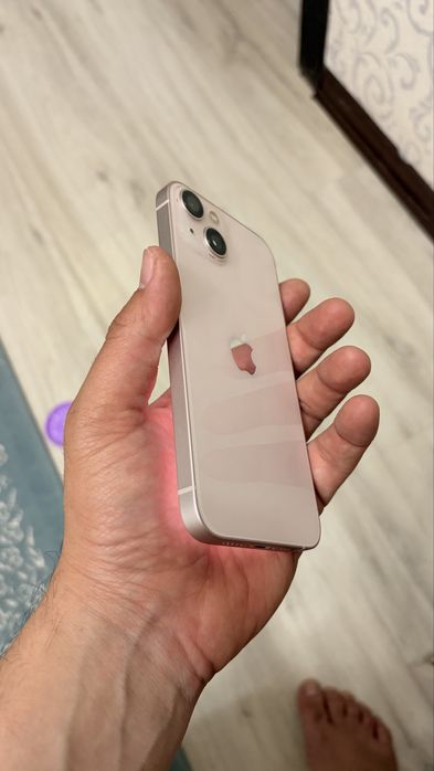 Продаю Айфон 13.