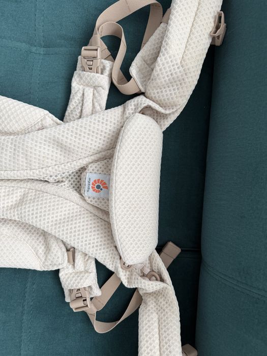 Marsupiu Ergobaby Omni Breeze Natural Beige - Ca Nou (folosit 2 ori)