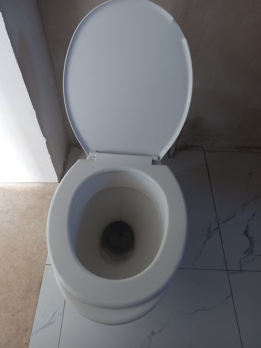 Унитаз в хорошем состоянии