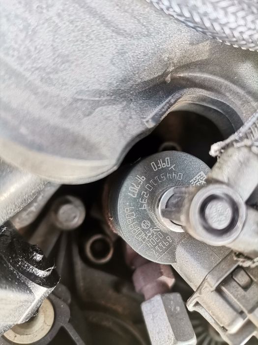 Vând injector ford.