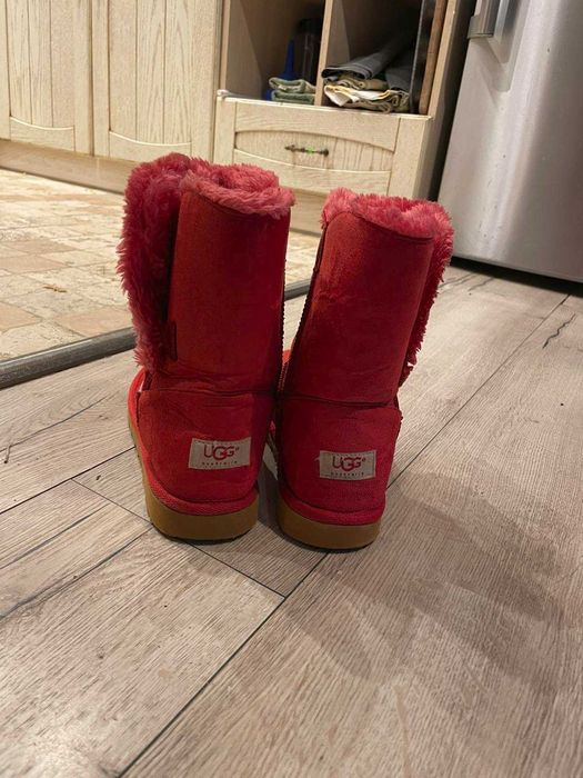 Продавам дамски боти и обувки