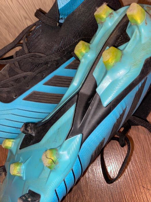 Ghete de fotbal adidas predator.