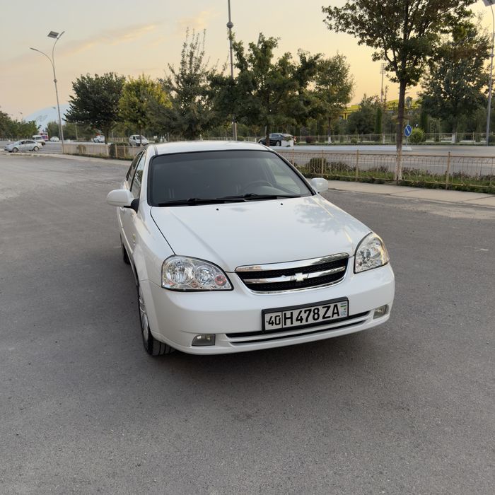Lacetti sotiladi