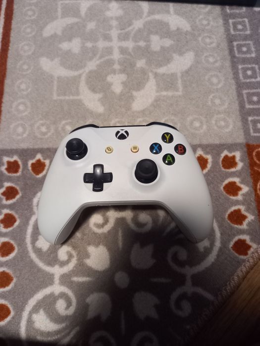Xbox one S +1controller