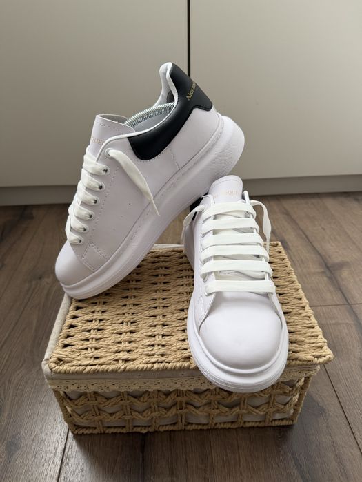 Adidasi ALEXANDER MCQUEEN l Produs NOU Tenesi | Adidasi Baieti | Fete | Alexander McQueen ALB | Adidasi Model NOU | Calitate PREMIUM | MODEL NOU