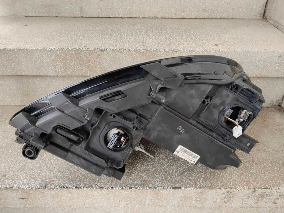 Фар VW Touran Bi-Xenon LED ляв / Фар Фолксваген Туаран / Фар VW Caddy / Фар Кади Оригинален