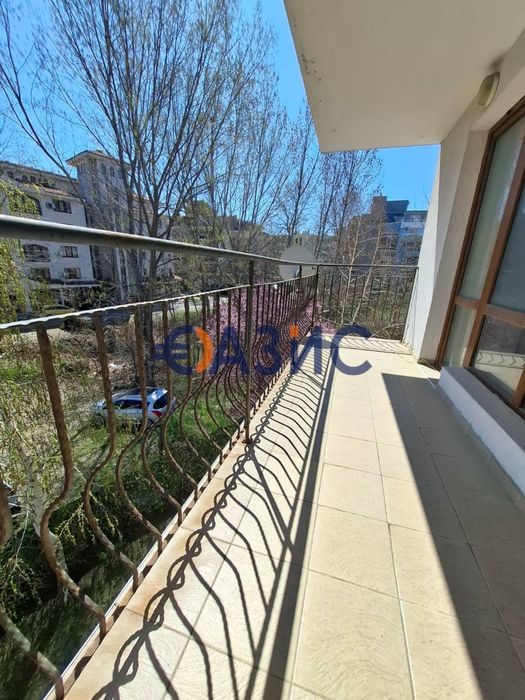 Продава се Двустаен апартамент в к.к. Слънчев бряг - 63 кв.м за 721 €/кв.м - Снимка #3