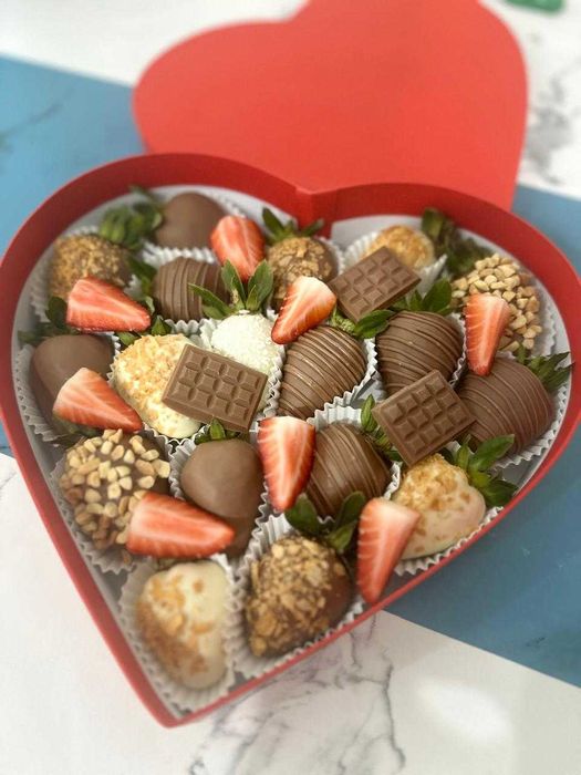 Клубника в шоколадн Актобе,букеты