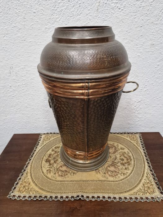 Меден кош ваза за сухи цветя