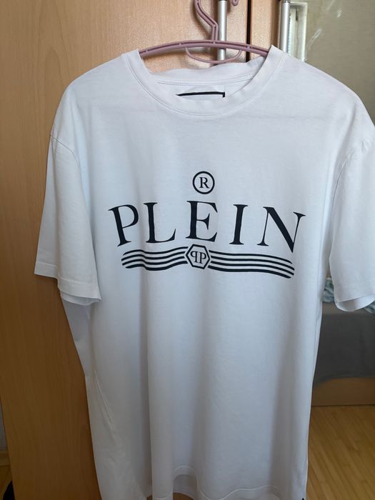 Продавам оригинална тениска philipp plein L размер
