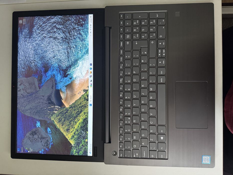 Vand Laptop Lenovo i5 8250U 3.4GHz 12GB DDR4 SSD 500GB NVME