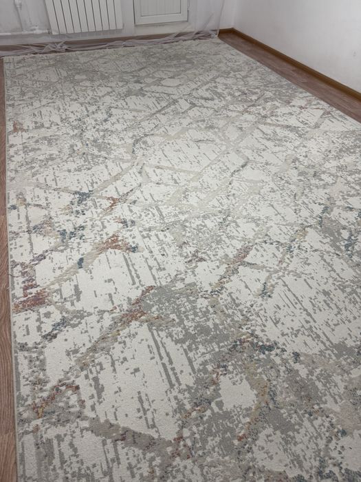 В хорошем состаение продаеться ковер