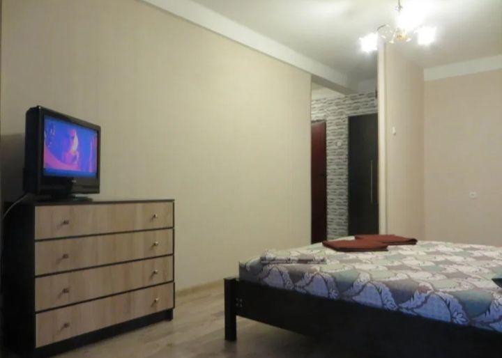 Сарыарка 11-Кенесары,  2ч 2000