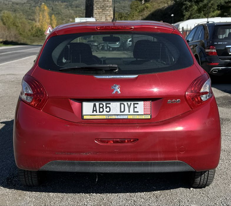 Peugeot 208 1.0i 68hp ZM01 НА ЧАСТИ