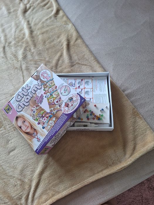 Set de făcut brățări pentru fete