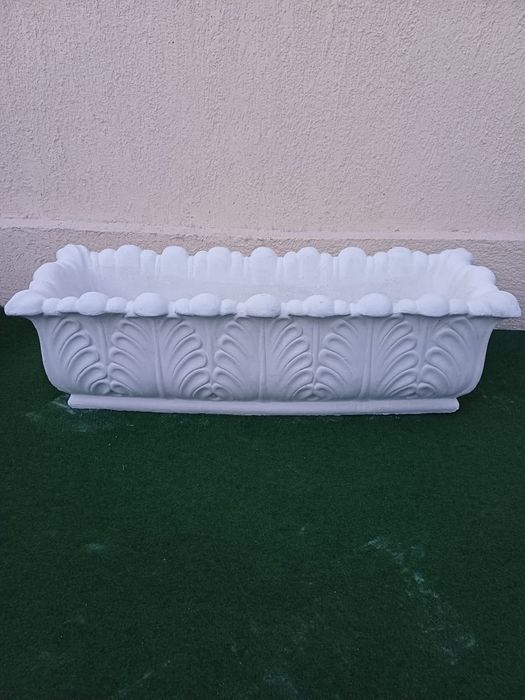 Ghivece  și jardiniere din beton ,rezistente pentru grădina /curte