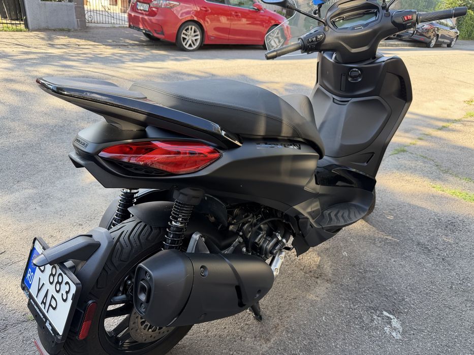 Piaggio Beverly 300 Deep Black Euro 5 – 2024 | Stare NOUĂ | 1.025 km