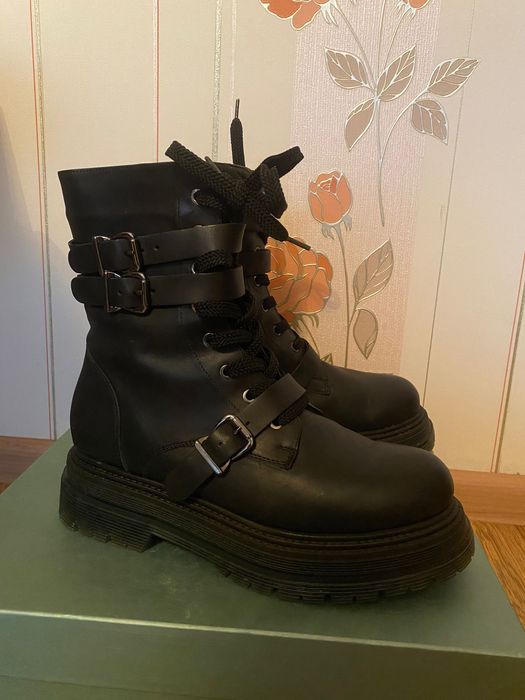 Ботинки зимние в размере 40