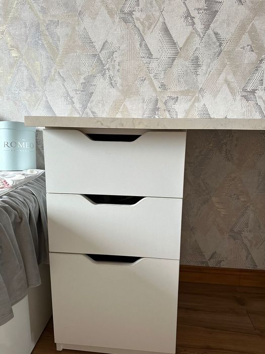 Столик для школьников