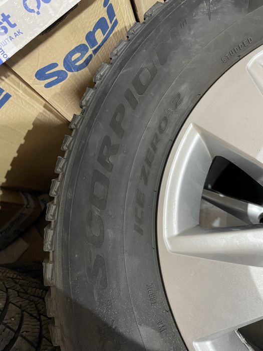 Продам комплект шин с дисками