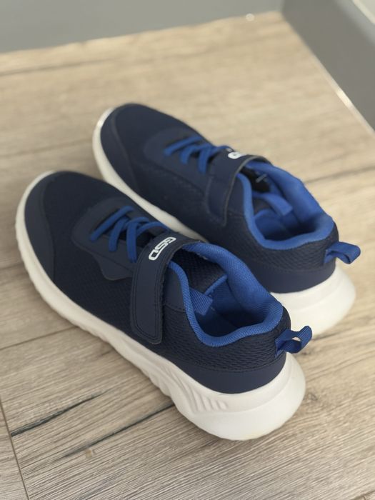 Продам кроссовки 37р