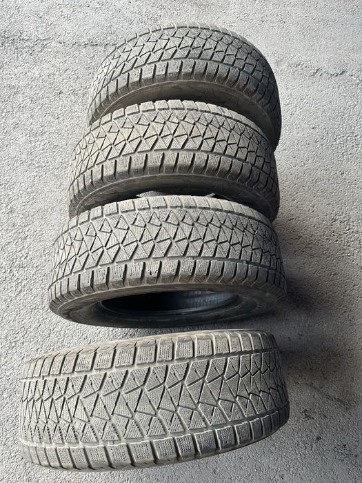 BRIDGESTONE шины 265,65,17