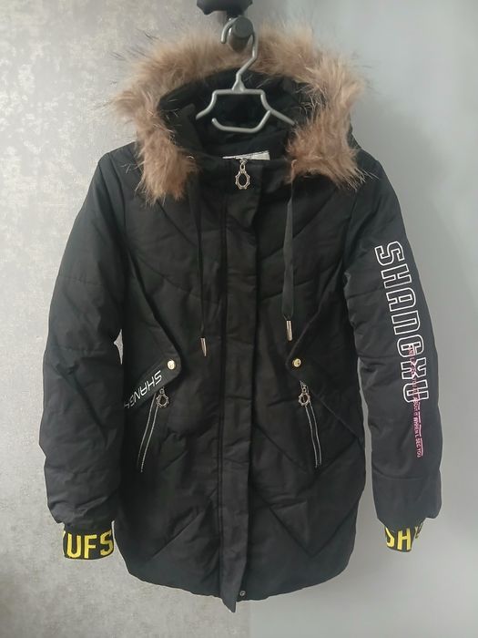 Зимняя куртка на девочку.