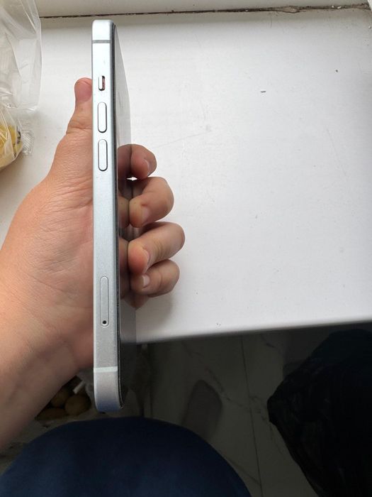 Iphone 15 АКБ-80 128гб 6гб состояние идеал в комплект коробка и зарядк