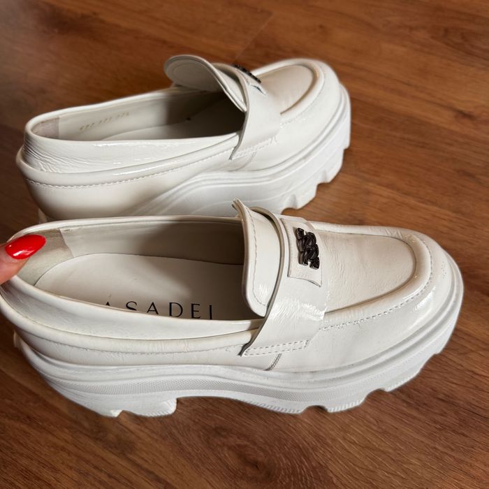 Casadei обувки нови