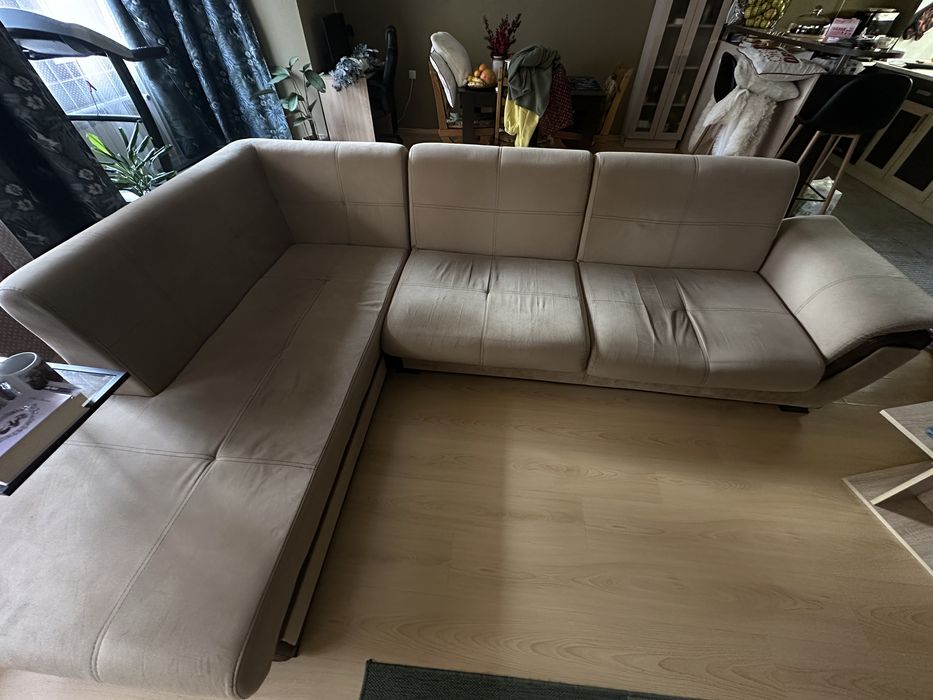 ПОДАРЯВАМ ъглов диван с функция сън  и ракла