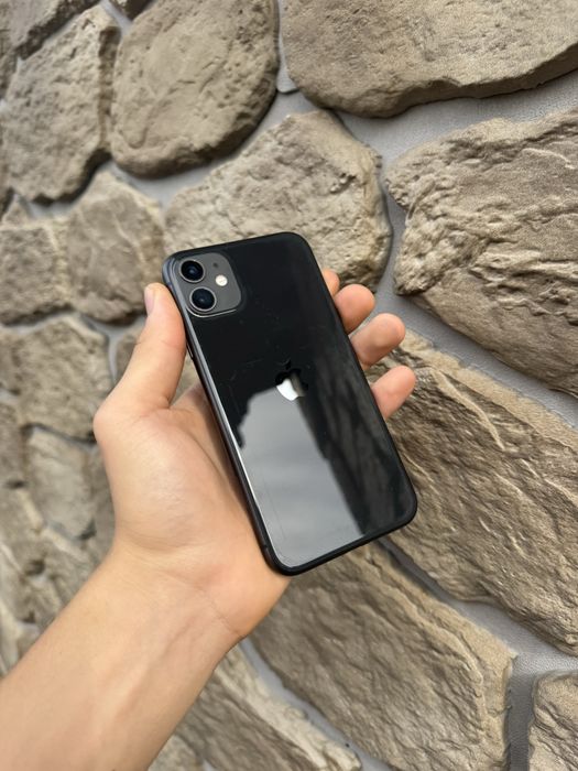 Продам айфон 11 на 128 гигабайт