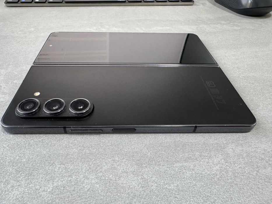 Самсунг фолд 5 12/256 Samsung z fold 5 12/256