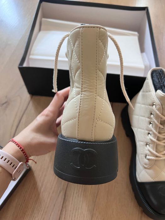 Ботуши бежови chanel